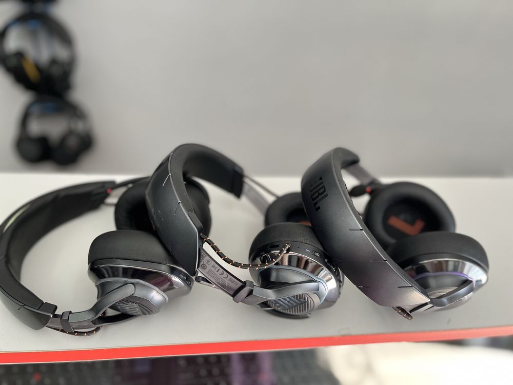 Безпровідні навушники JBL Quantum800