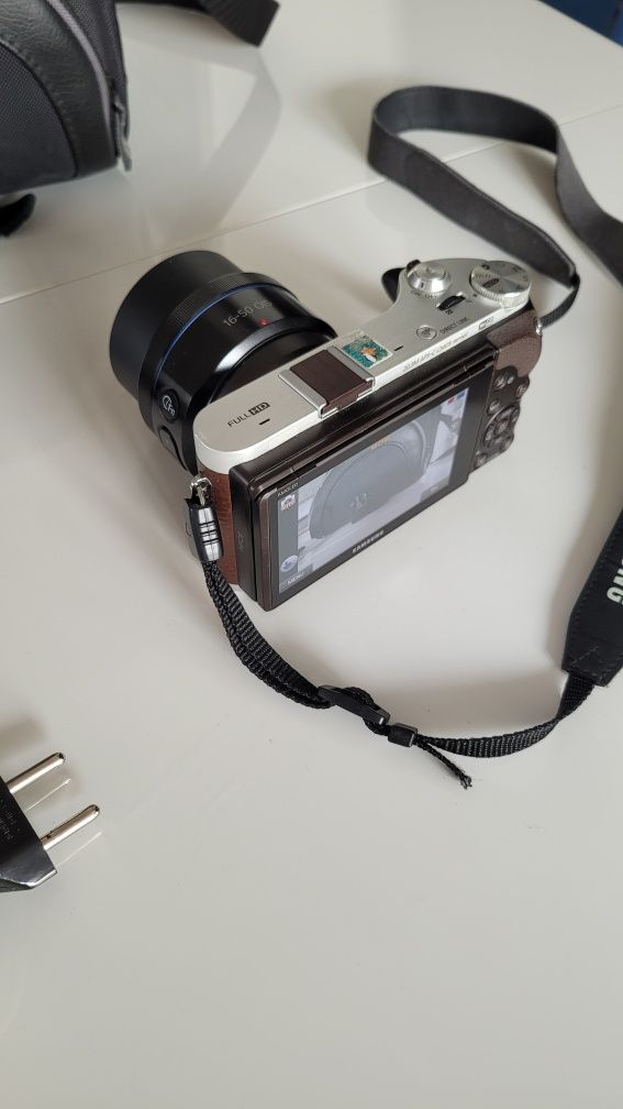 Samsung nx300 nx 300 bezlusterkowiec