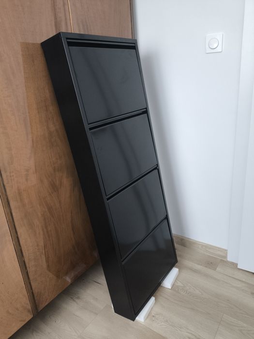 Metalowa szafka na buty
