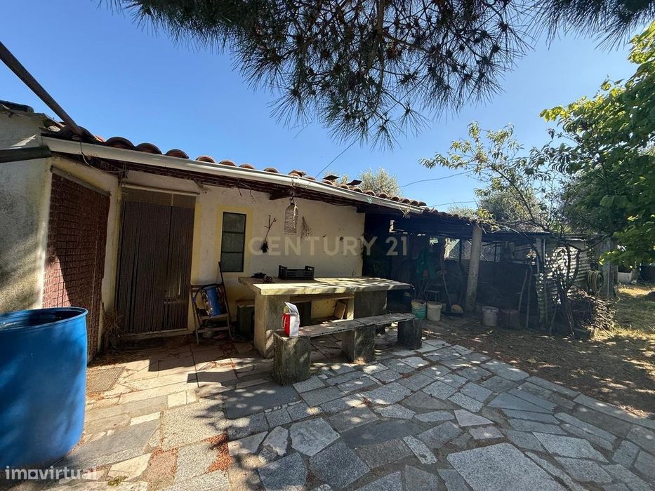 Quinta para venda, em Juncal do Campo com 2240 m2.