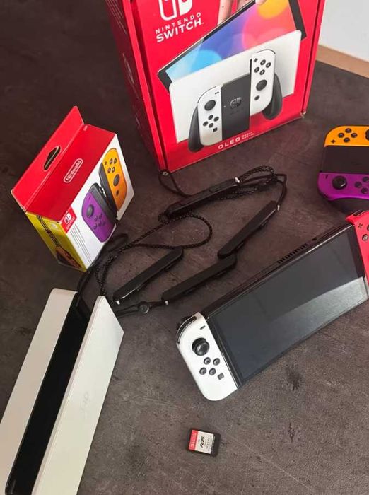 Nintendo Switch OLED + EA FC 25
