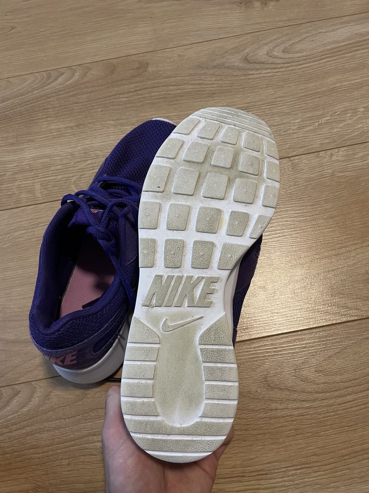 Жіночі кросівки Nike