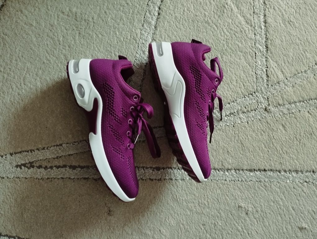 Bordowe buty damskie