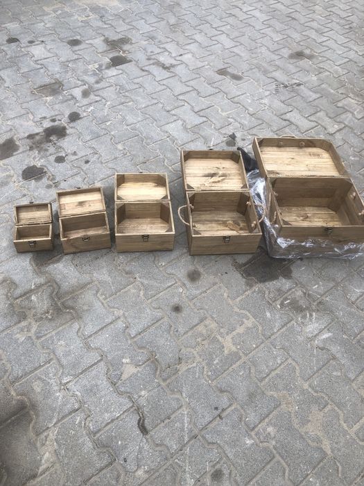 #Zestaw 5 drewnianych skrzynek – ręczna robota, bejcowane i woskowane