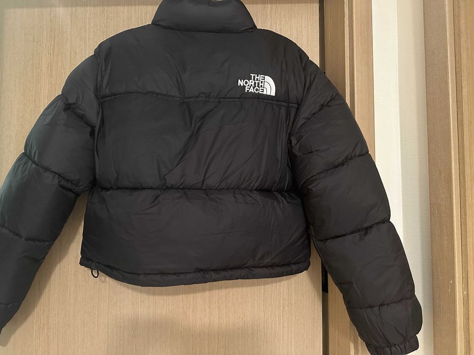 Kurtka puchowa krótkiego kroju TNF w kolorze czarnego matowego