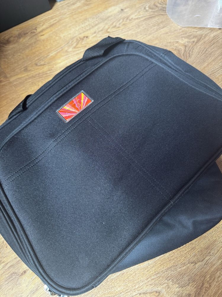 Torba na ramię z wyciąganą kieszenią na laptopa