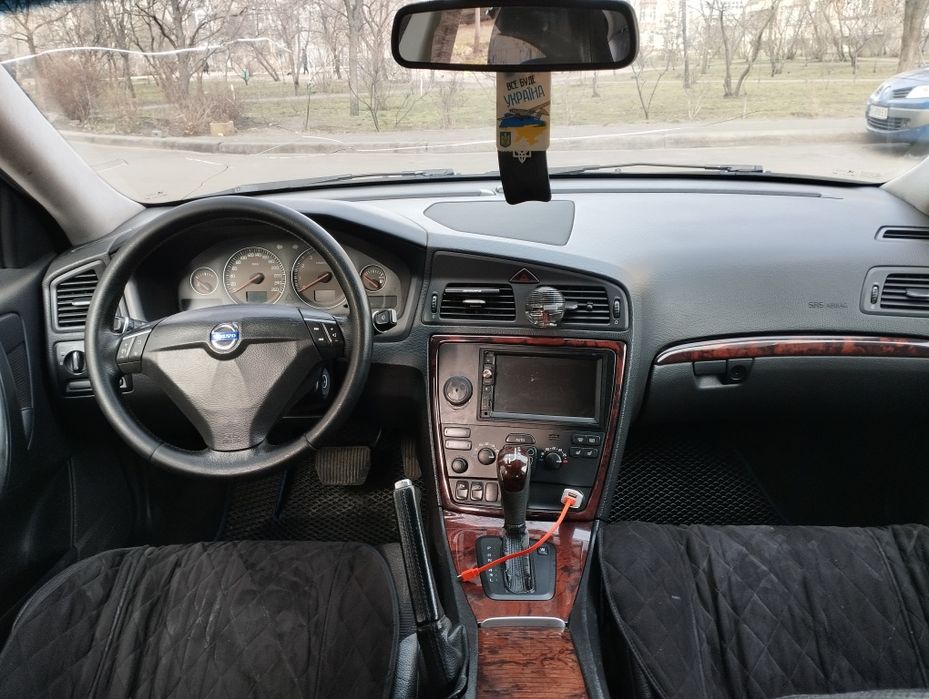 Автомобіль Volvo