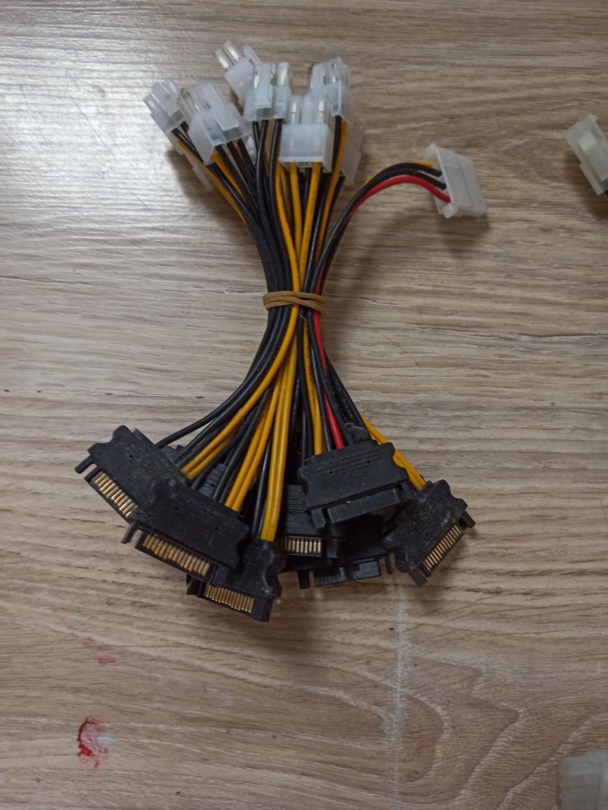 Kable PC przewody zasilające SATA do PCI Express 6-Pin oraz molex