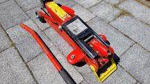 Podnośnik hydrauliczny 2T