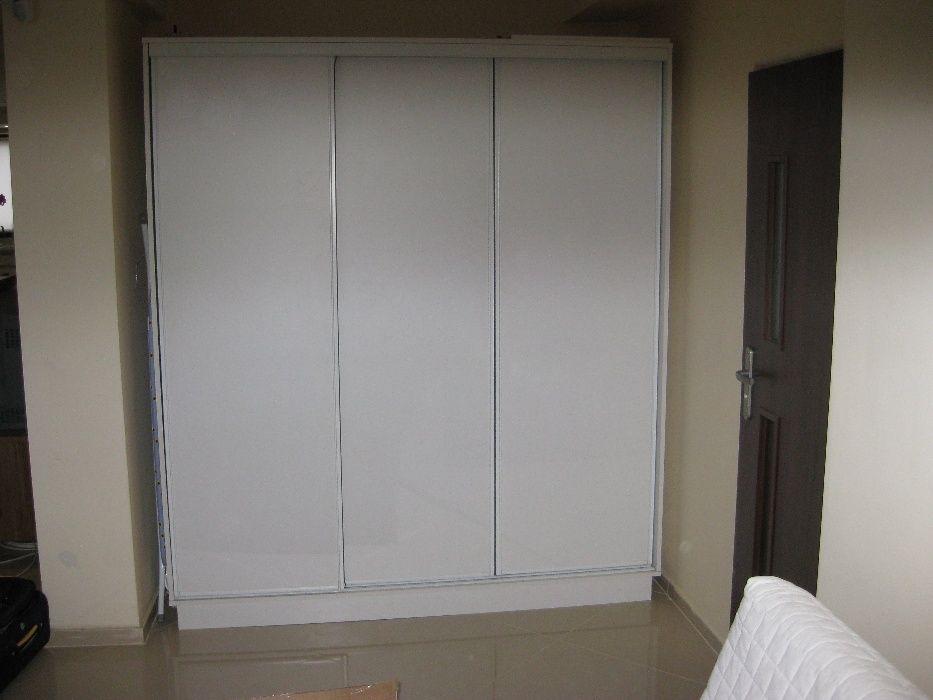 szafa na ubrania biała