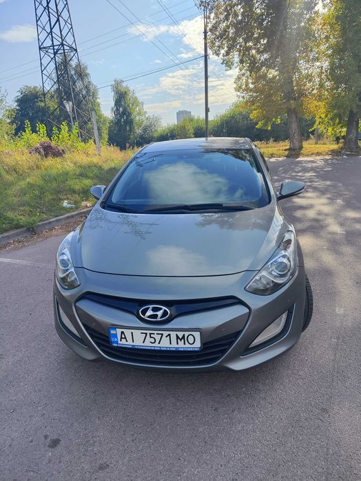 Продам Hundai i30 2013 (2014). Автомат, 1.6 л Дизель.