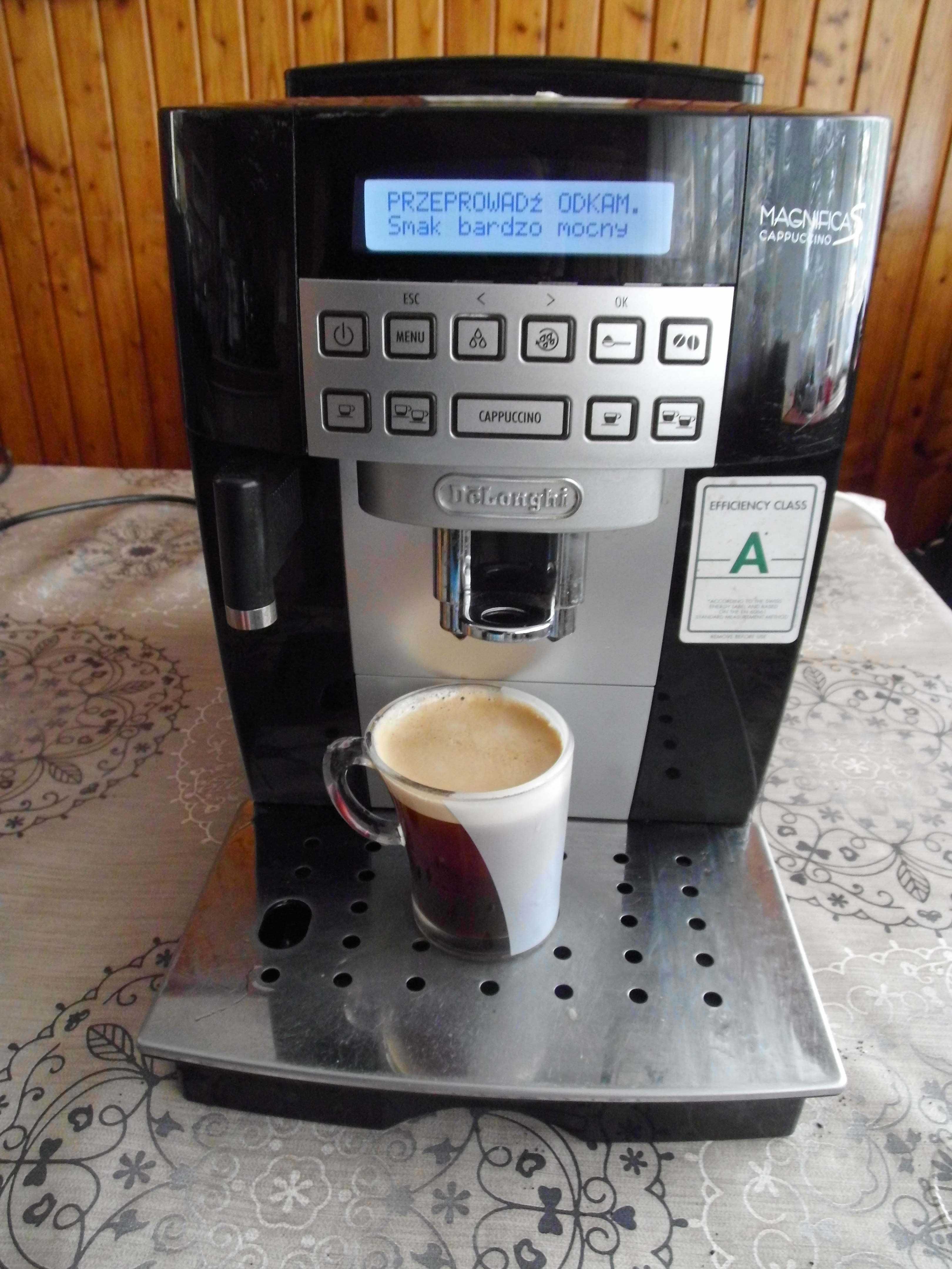 Ekspres do kawy Delonghi  ECAM22.360.B