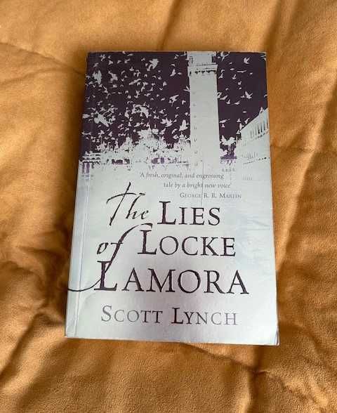 „The Lies of Locke Lamora” Scott Lynch