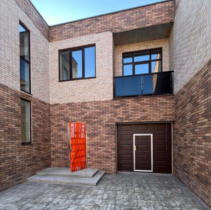 Готовий таунхаус з гаражем. КМ Балатон. Є-оселя. Є-відновлення.