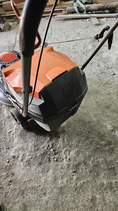 Газонокосилка Husqvarna ls48v 650 самохідна 

LC 48V