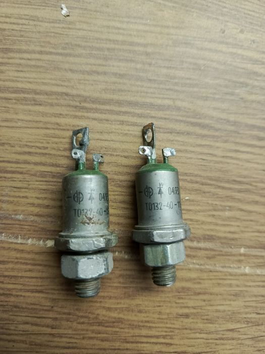 Тиристори ТО142-50-10 та інші (дивись фото)