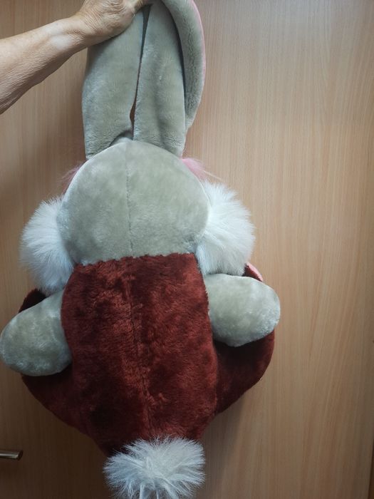 Большая мягкая игрушка заяц