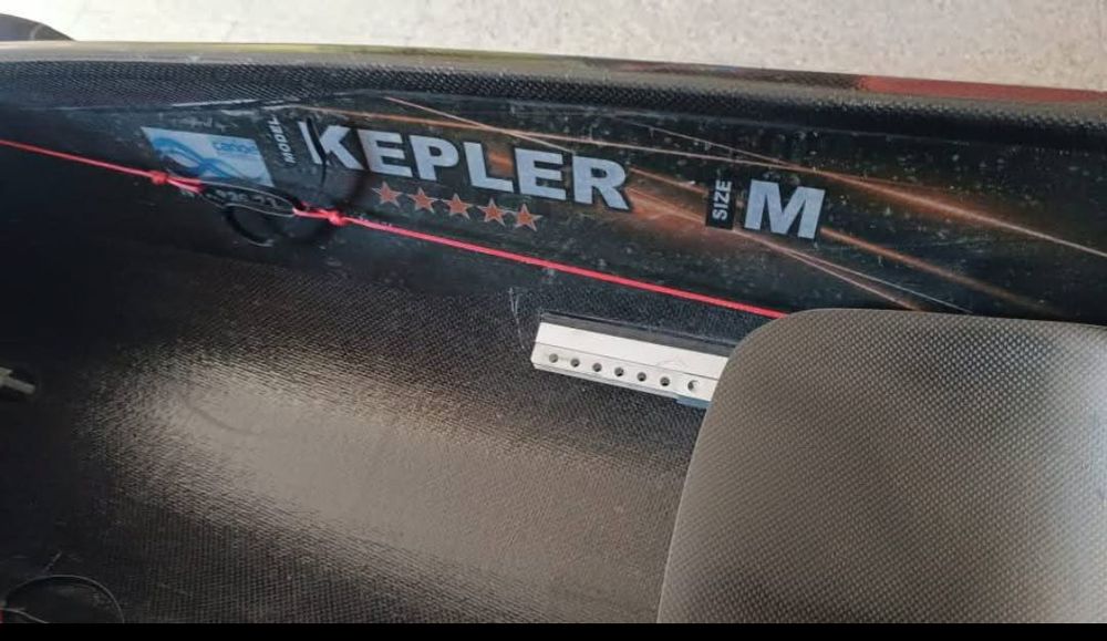 Caiaque Kepler 5 estrelas. Ainda com garantia