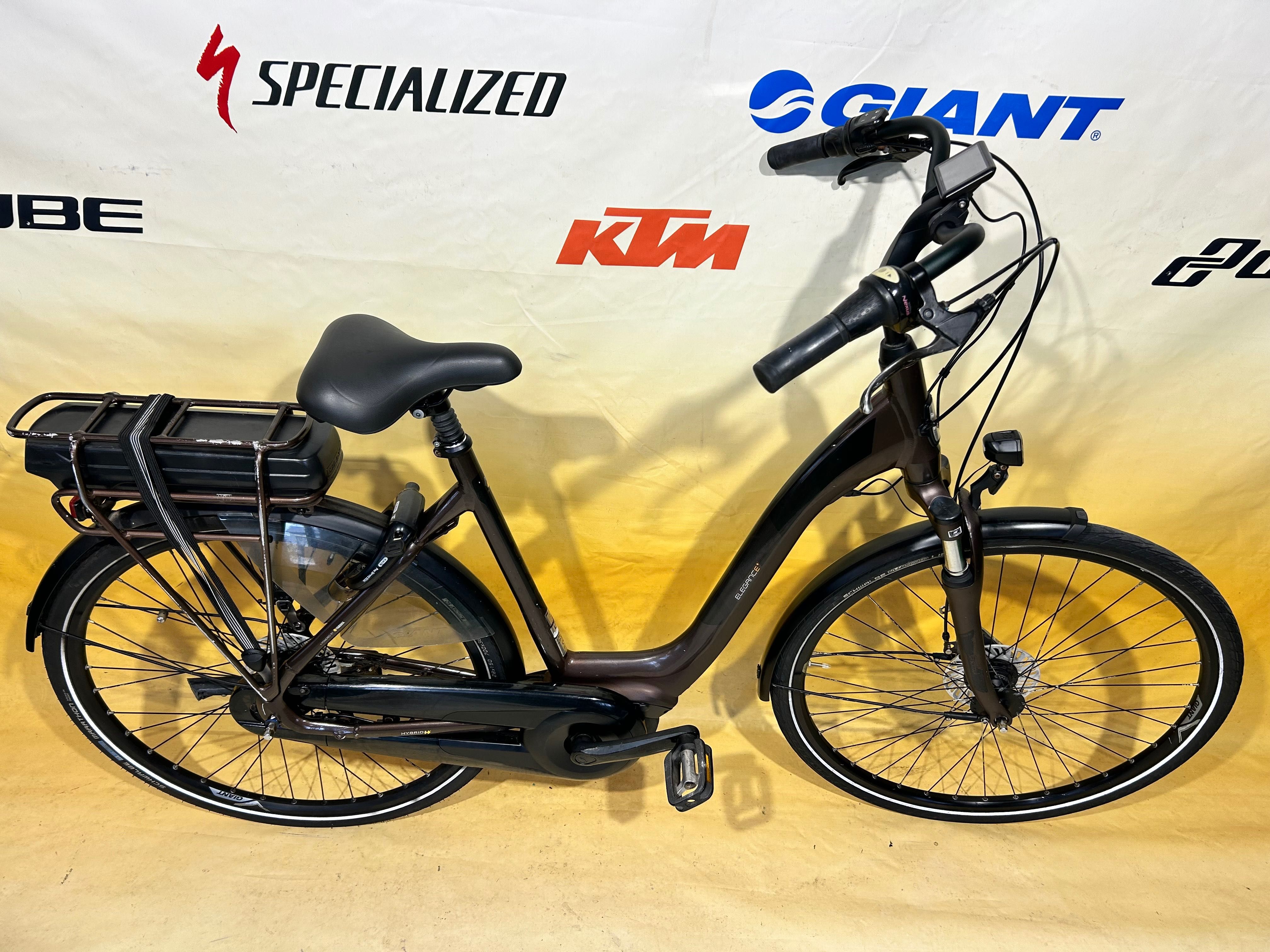 Rower Elektryczny Giant Elegance+ /centralny napęd Yamaha , rozmiar L/
