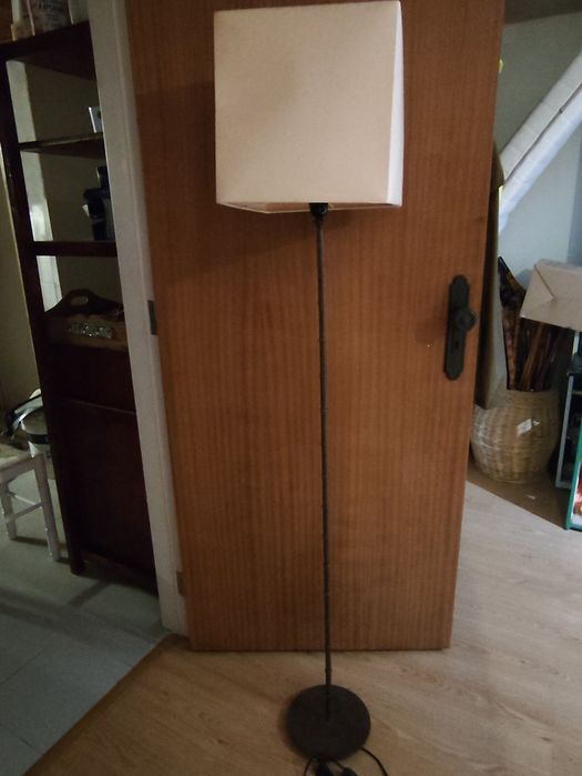 Candeeiro sala usado em bom estado peça de decoração