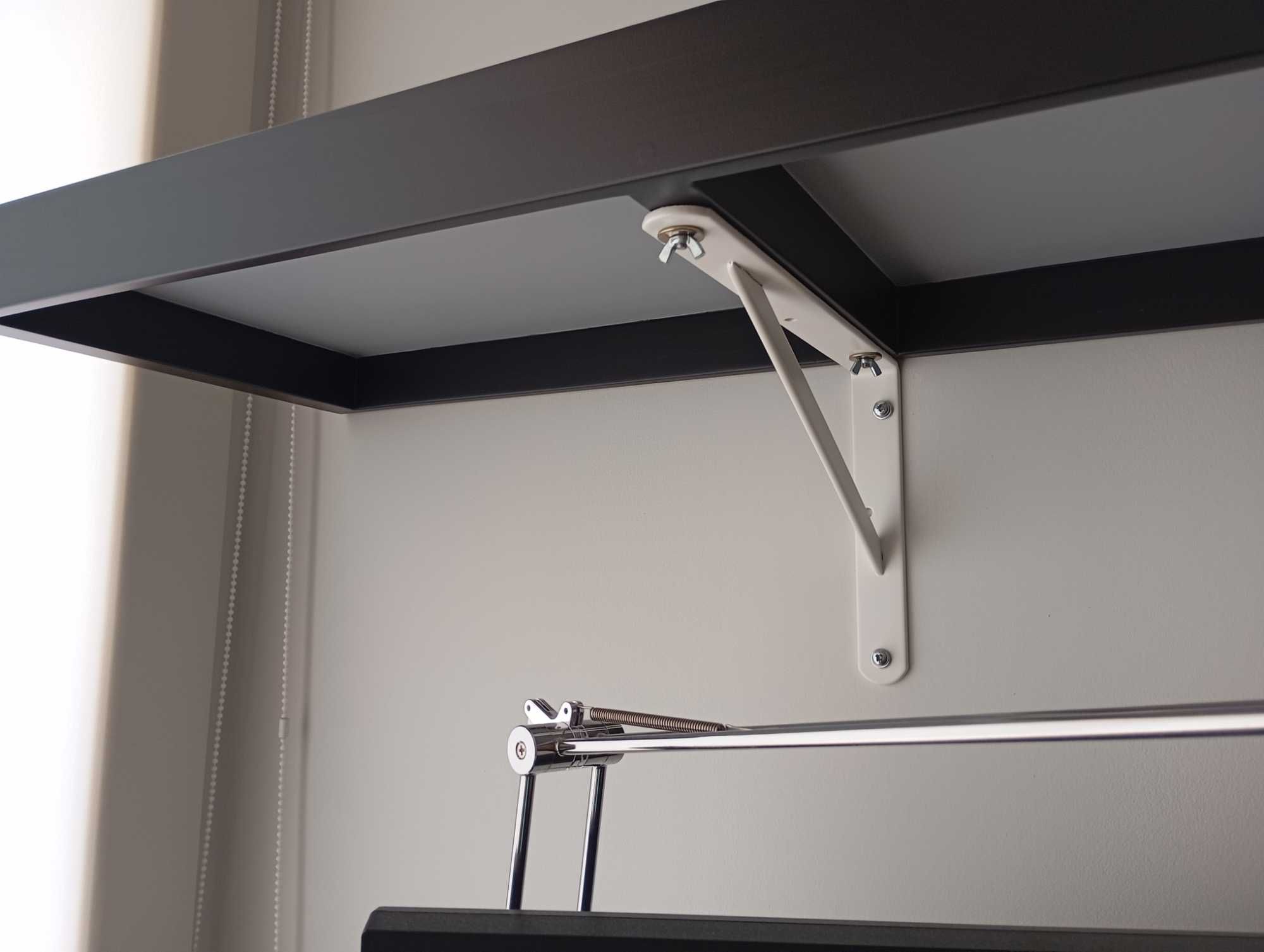 Estante de madeira estilo IKEA