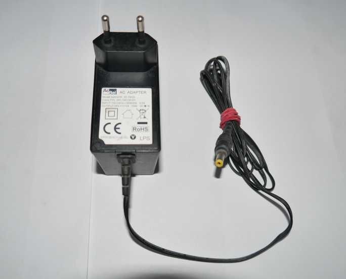 Zasilacz OEM impulsowy wtyczkowy 15V  1A 15W
