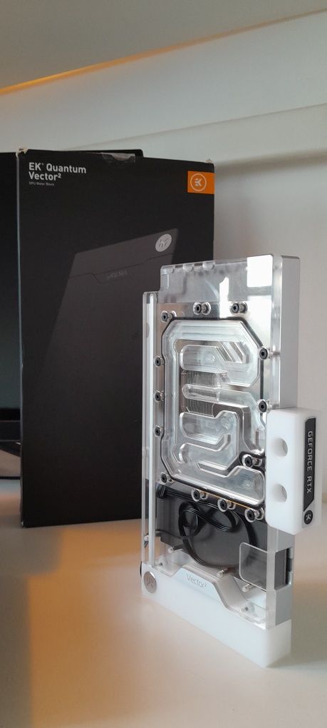 Bloco Water Cooler Ek Quantum Vector2 Strix TUF 4090 White