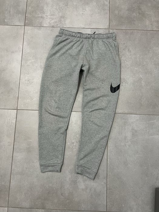 Спортивні штани Nike