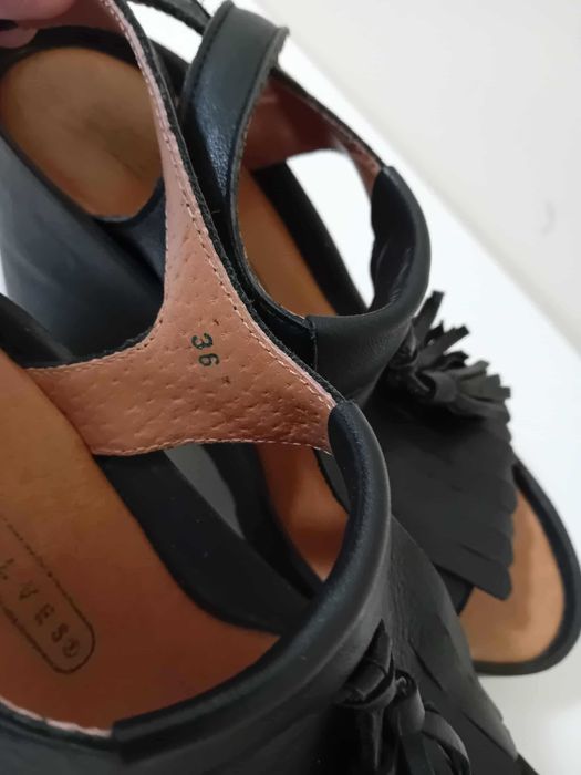 Sandálias mulher
Tamanho 36