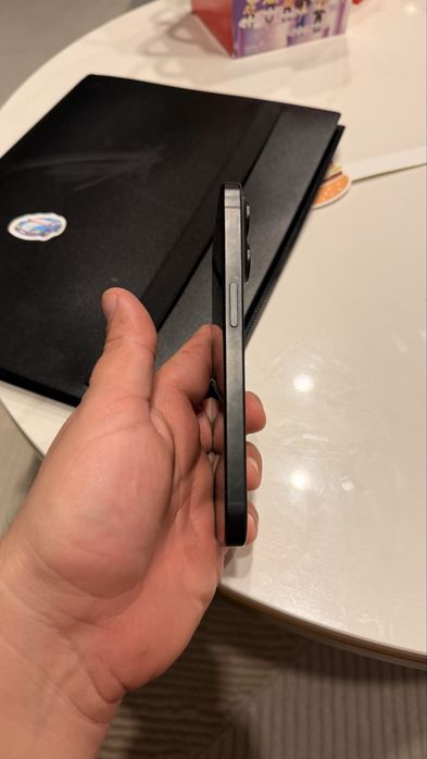 Iphone 15 pro idealny