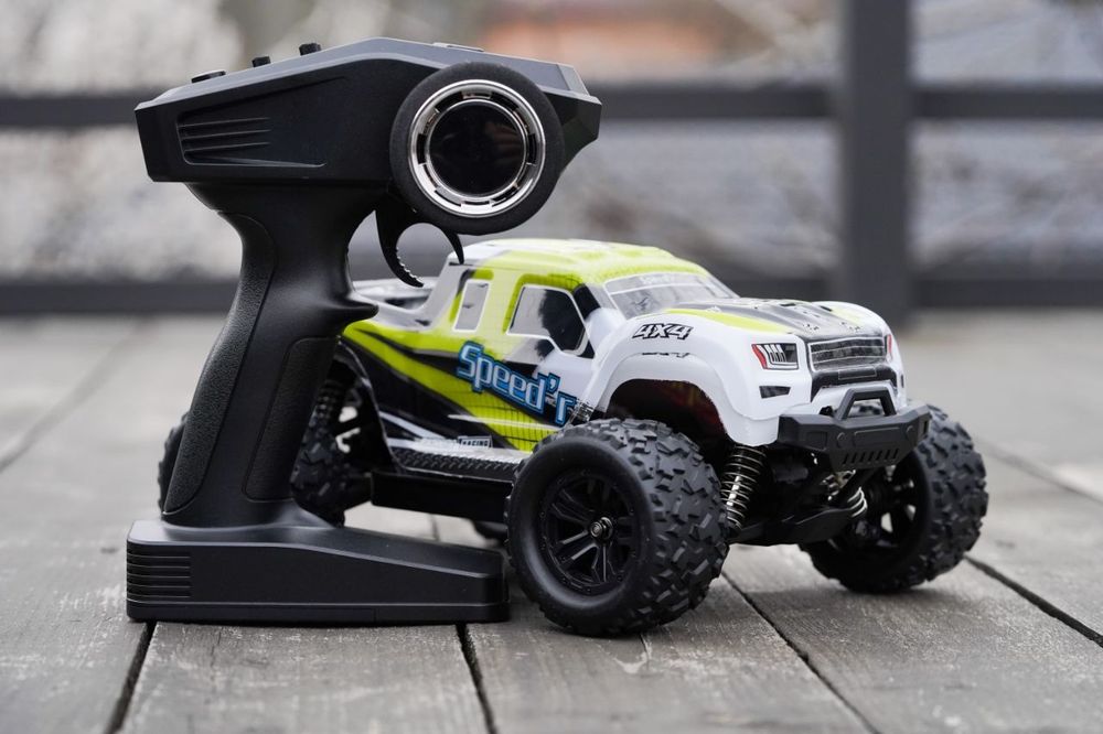RC Машинка для дрифта и прыжков – скоростной монстр 4WD с мощным мотор