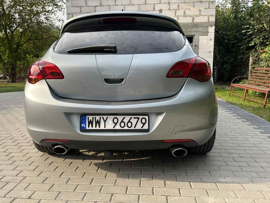 Opel Astra J 2010