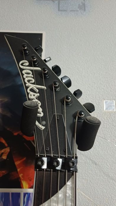 Jackson JS32lh Rhoads (лівостороння, лівша, Шульга, для лівші)
