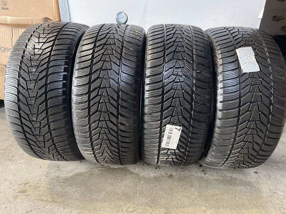 Opony Hankook winter icept 235/35/20 komplet  super stan