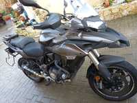 Moto Benelli trk 502