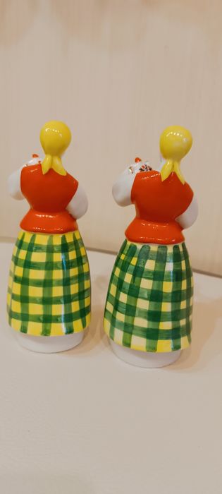 Статуэтка Девушка с куманцом. Полонне.