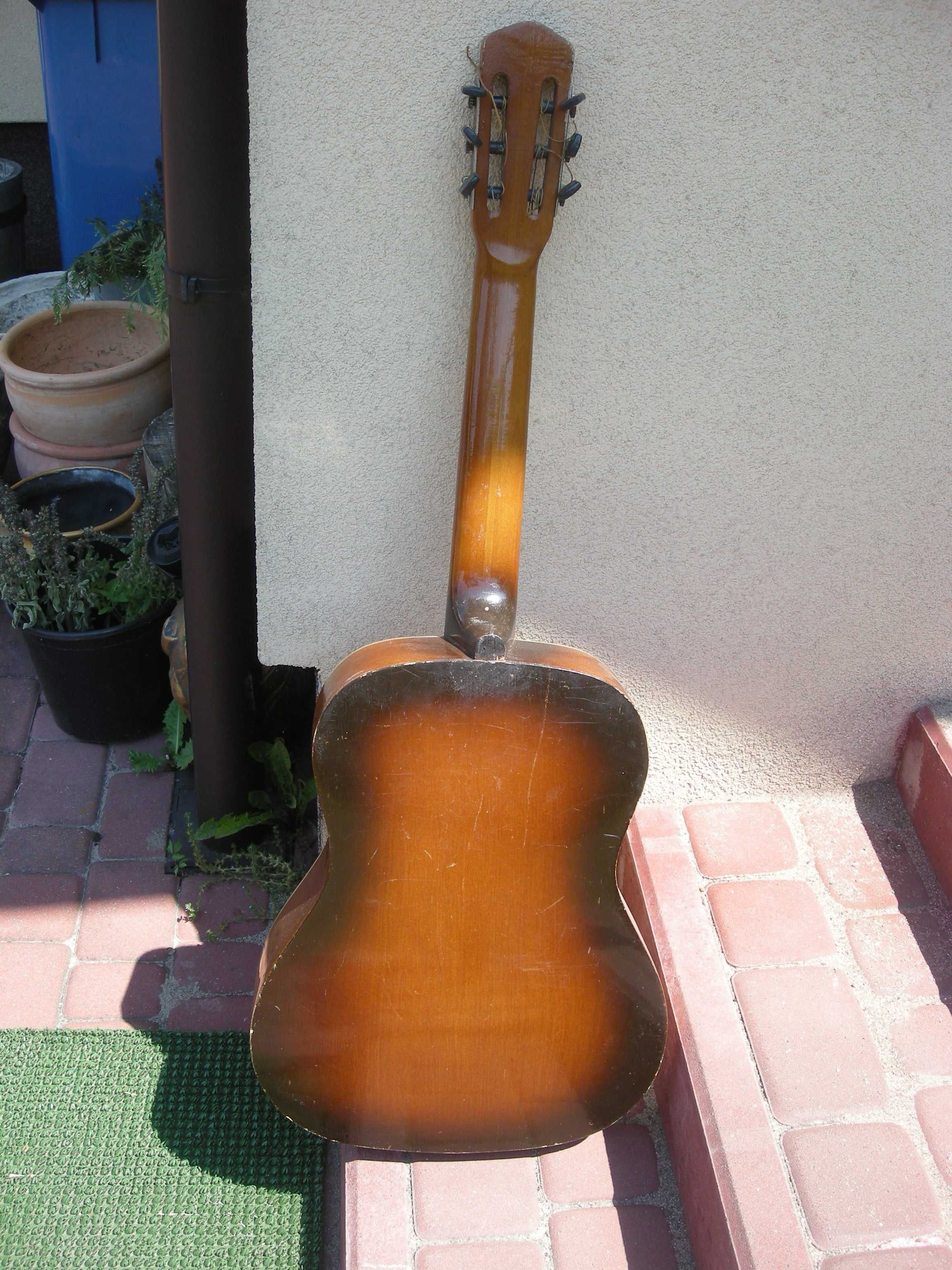 gitara akustyczna sprawna