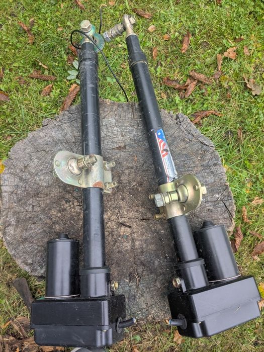 Siłownik wysięgnik elektryczny 12-24v  30 cm do bramy