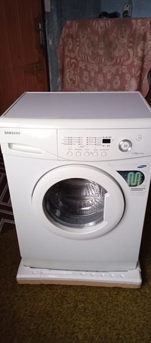 Продам стиральную машину SAMSUNG  WF-R 1061