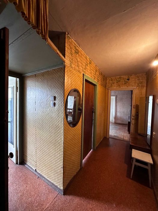 Продам 4  ком  кв  в  р-ні  Боевой  вул   Льотна  1     5/5 пан дома