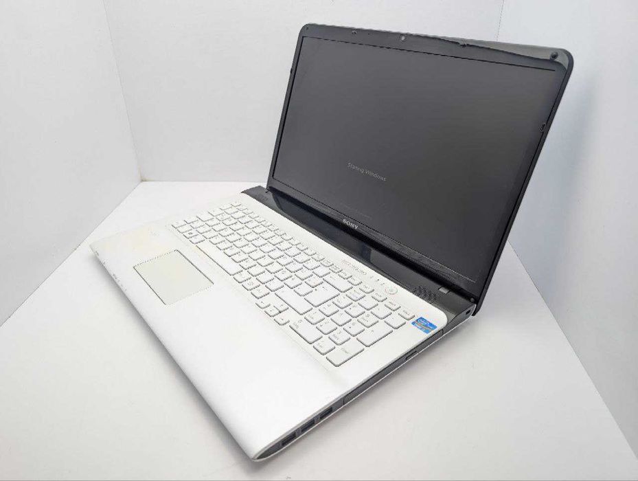 SONY SVE-171G12M I3-3120M Ram:8gb HDD:500Gb Intel HD Graphics 17.3