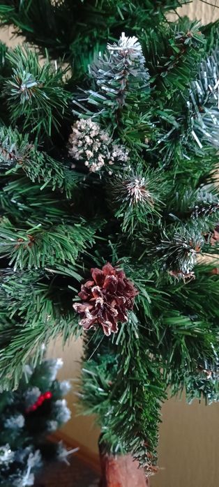 Sztuczna choinka na pniu