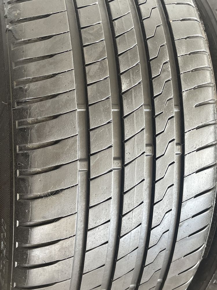 Pneus 225-35r18 Firestone como novos