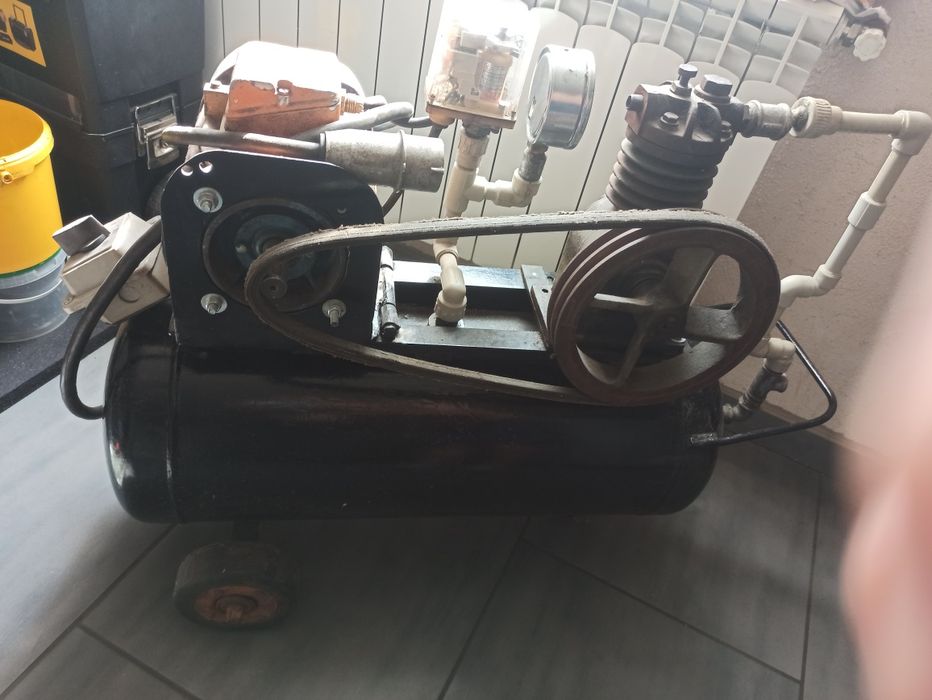 Kompresor siłowy silnik 1,5 kw 50 l