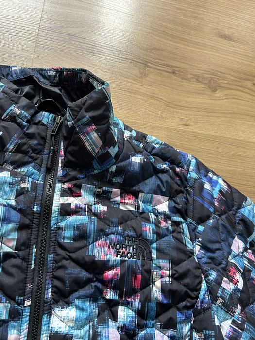 Жіноча куртка вітровка The north face