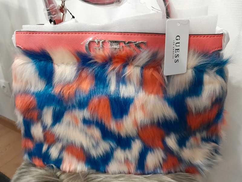 Torebka futrzak Guess