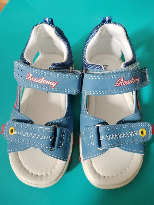 Sandálias menino novas