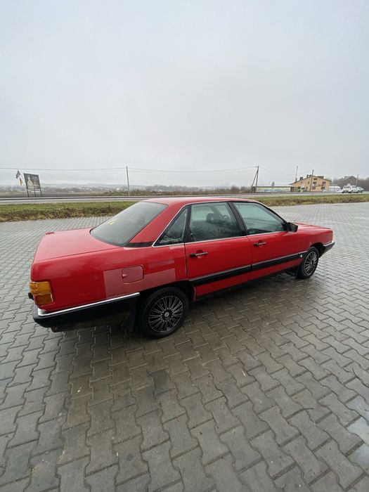 Audi 100 1.8 газ/бензин