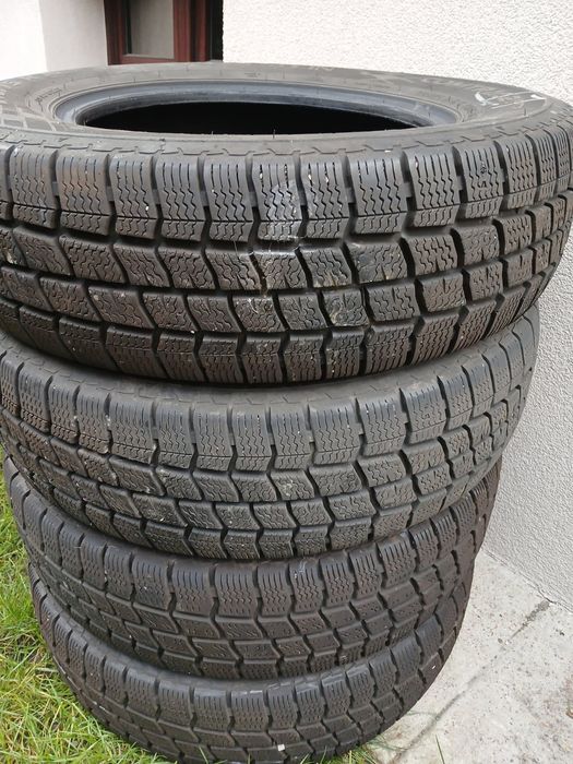 Opony zimowe 205/75/r16  Vredestein