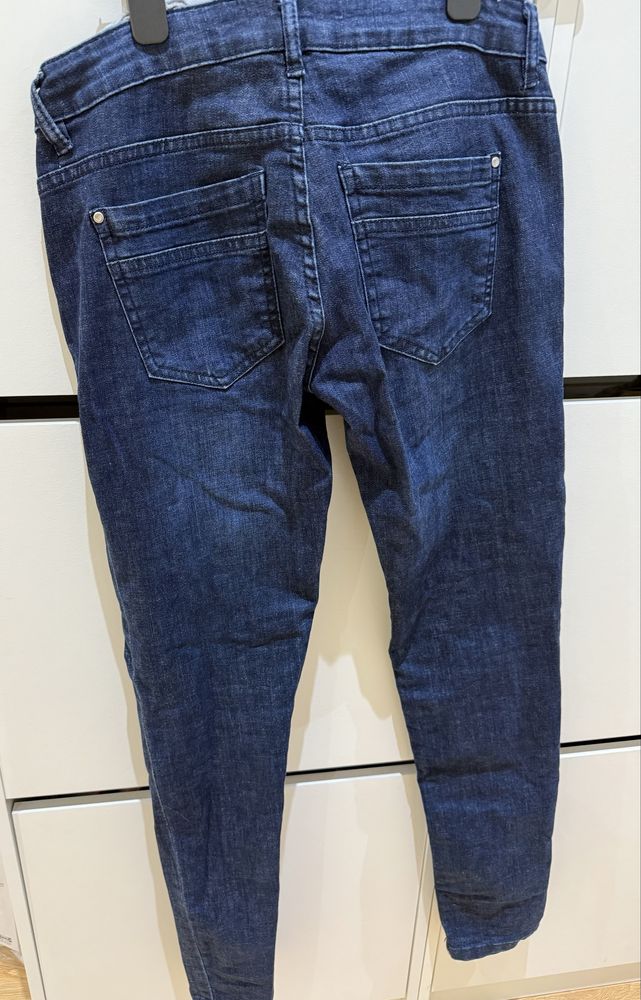 Calças jeans de pré-mamã